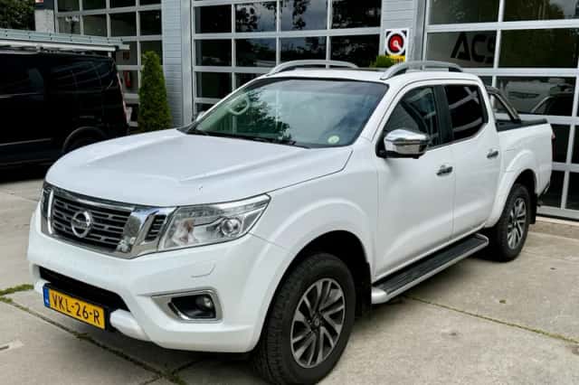 Nissan Navara (2017) thumbnail 2