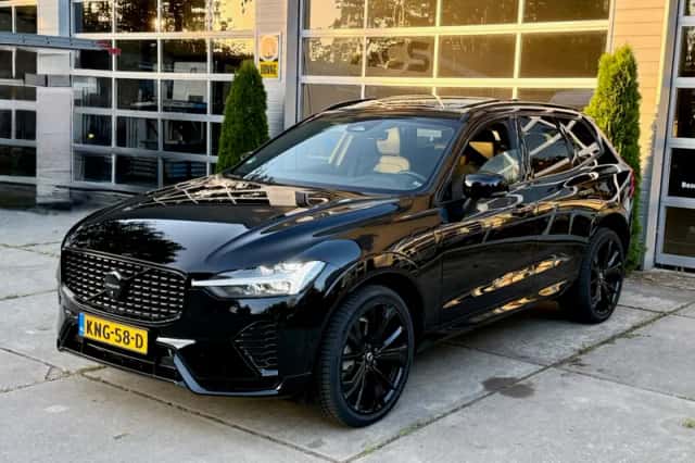 Volvo XC60 (2025) thumbnail 1