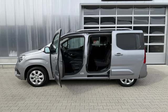 Opel Combo (2019) thumbnail 2