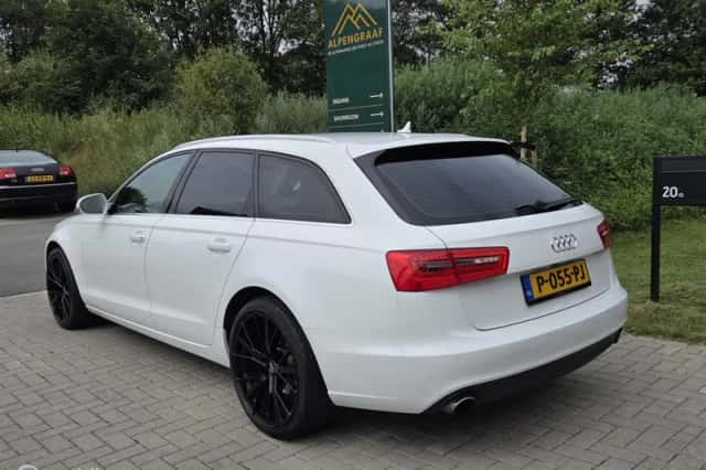 Audi A6 (2013) thumbnail 3
