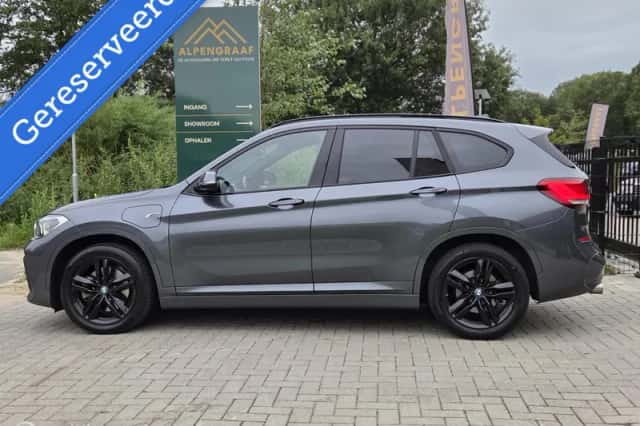 BMW X1 (2021) thumbnail 2