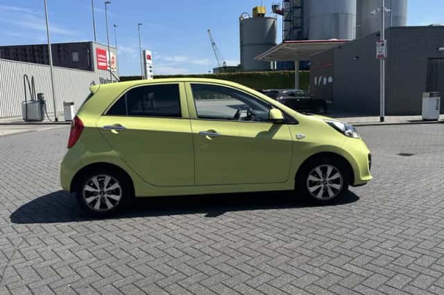 Kia Picanto (2015) thumbnail 3
