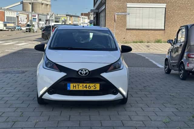 Toyota Aygo (2016) thumbnail 6