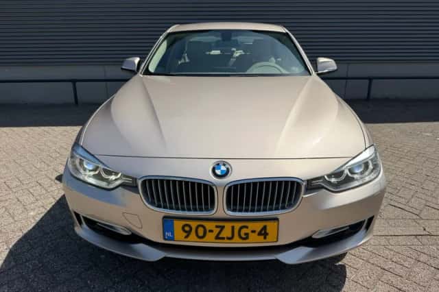 BMW 3-Serie (2012) thumbnail 2