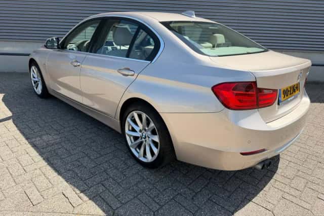 BMW 3-Serie (2012) thumbnail 6