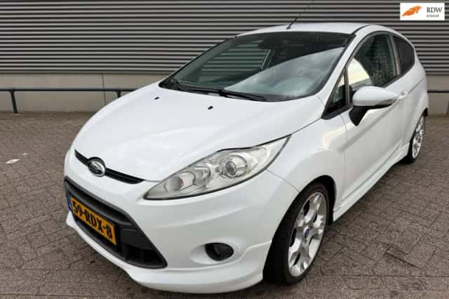 Ford Fiesta (2011) thumbnail 1