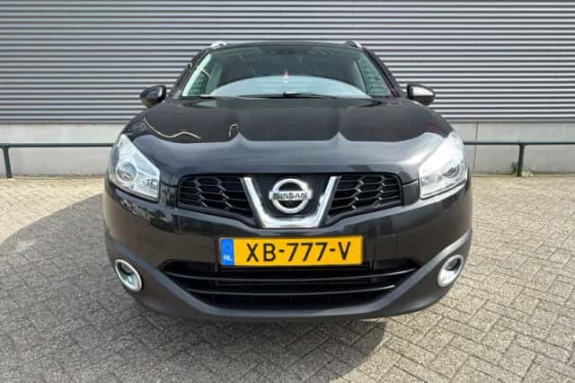 Nissan Qashqai (2012) thumbnail 3