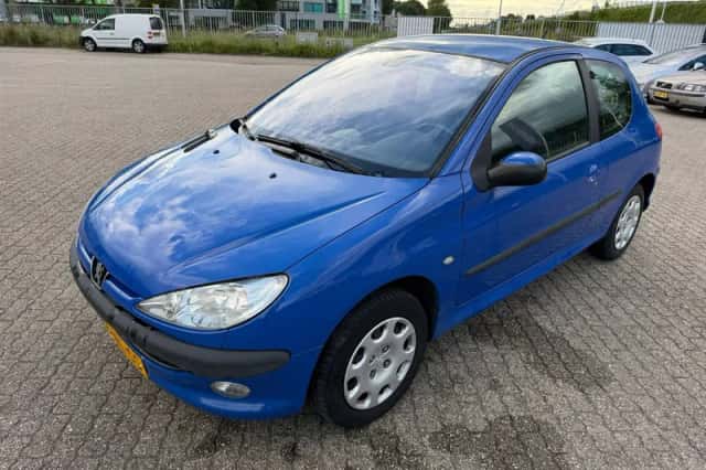 Peugeot 206 (2003) thumbnail 1