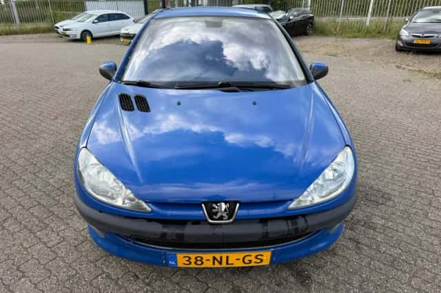 Peugeot 206 (2003) thumbnail 2
