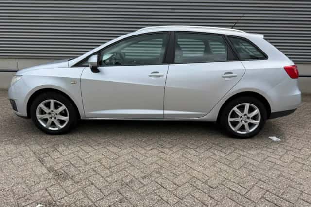 SEAT Ibiza (2011) thumbnail 5