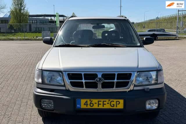 Subaru Forester (2000) thumbnail 1