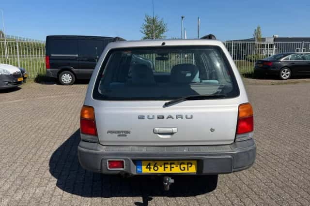 Subaru Forester (2000) thumbnail 5
