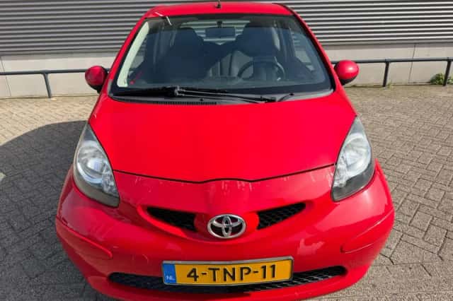 Toyota Aygo (2007) thumbnail 2