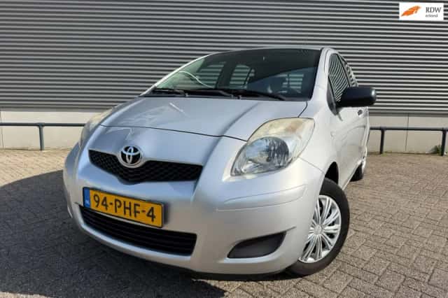 Toyota Yaris (2011) thumbnail 1