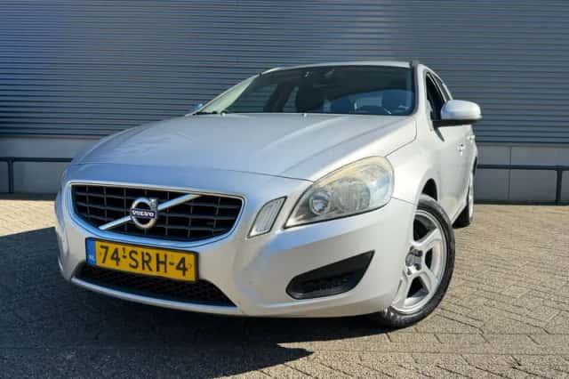 Volvo V60 (2011) thumbnail 1