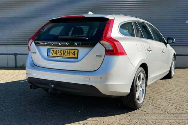 Volvo V60 (2011) thumbnail 6