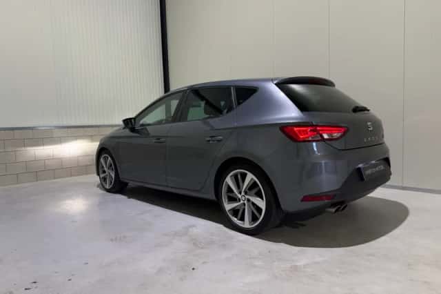 SEAT Leon (2015) thumbnail 2
