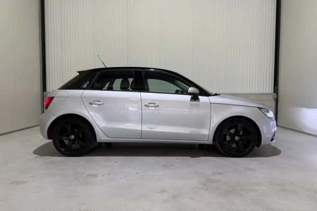 Audi A1 (2012) thumbnail 6