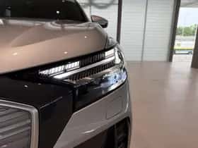 Audi Q4 e-tron (2025) thumbnail 5