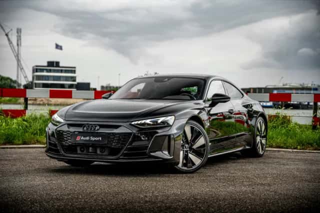 Audi RS e-tron GT (2024) thumbnail 3