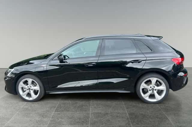 Audi A3 (2024) thumbnail 4