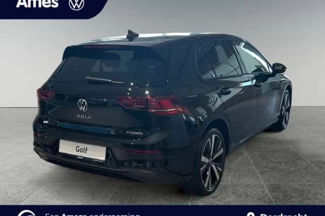Volkswagen Golf (2025) thumbnail 5