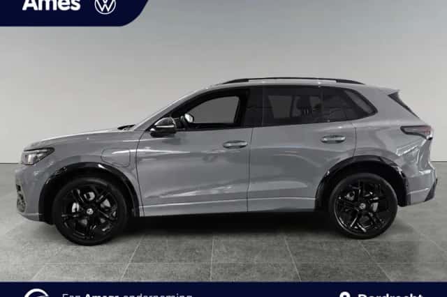Volkswagen Tiguan (2026) thumbnail 3