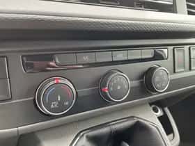 Volkswagen Transporter (2023) thumbnail 18