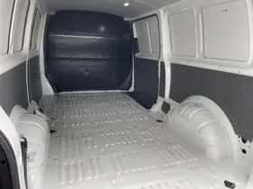 Volkswagen Transporter (2023) thumbnail 9