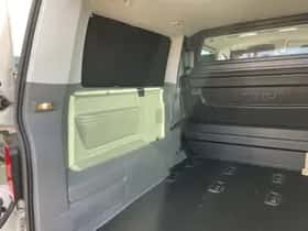 Volkswagen Transporter (2024) thumbnail 11