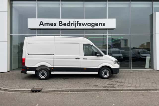 Volkswagen Crafter (2024) thumbnail 3