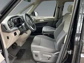 Volkswagen Multivan (2024) thumbnail 3