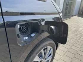 Volkswagen Multivan (2024) thumbnail 6