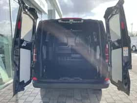 Volkswagen Transporter (2024) thumbnail 10