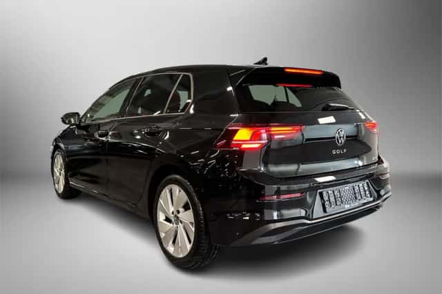 Volkswagen Golf (2025) thumbnail 3