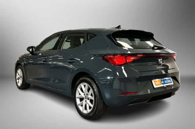 SEAT Leon (2025) thumbnail 2