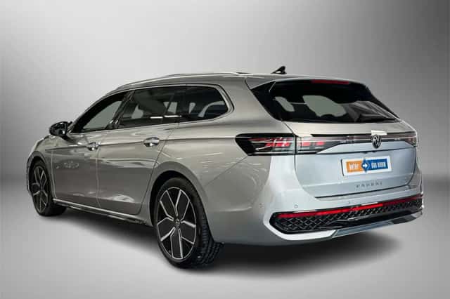 Volkswagen Passat (2025) thumbnail 3