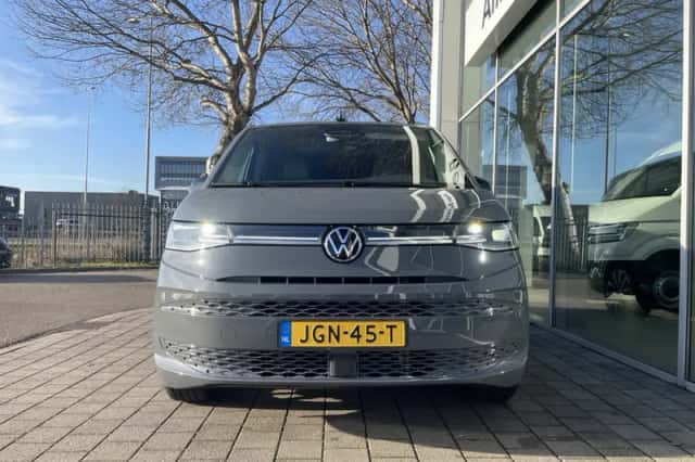 Volkswagen Multivan (2025) thumbnail 5