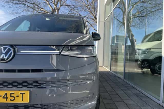 Volkswagen Multivan (2025) thumbnail 6