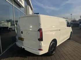 Volkswagen E-Transporter (2026) thumbnail 4