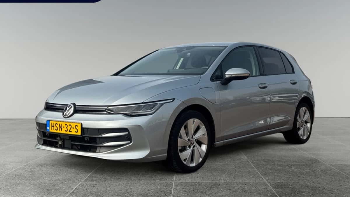 Volkswagen Golf (2025) — foto 1