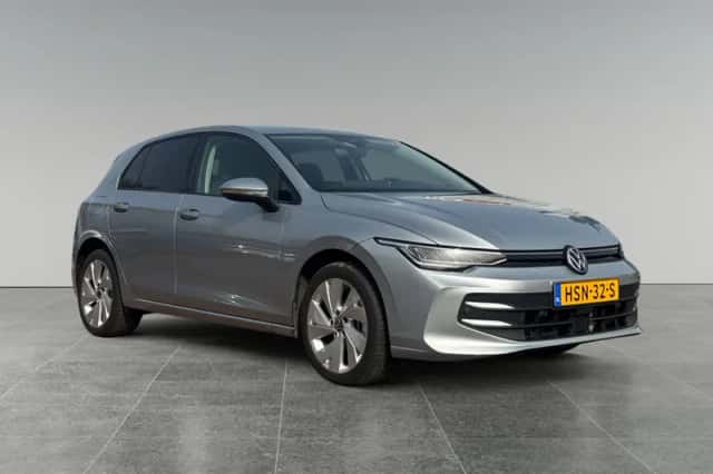 Volkswagen Golf (2025) thumbnail 3