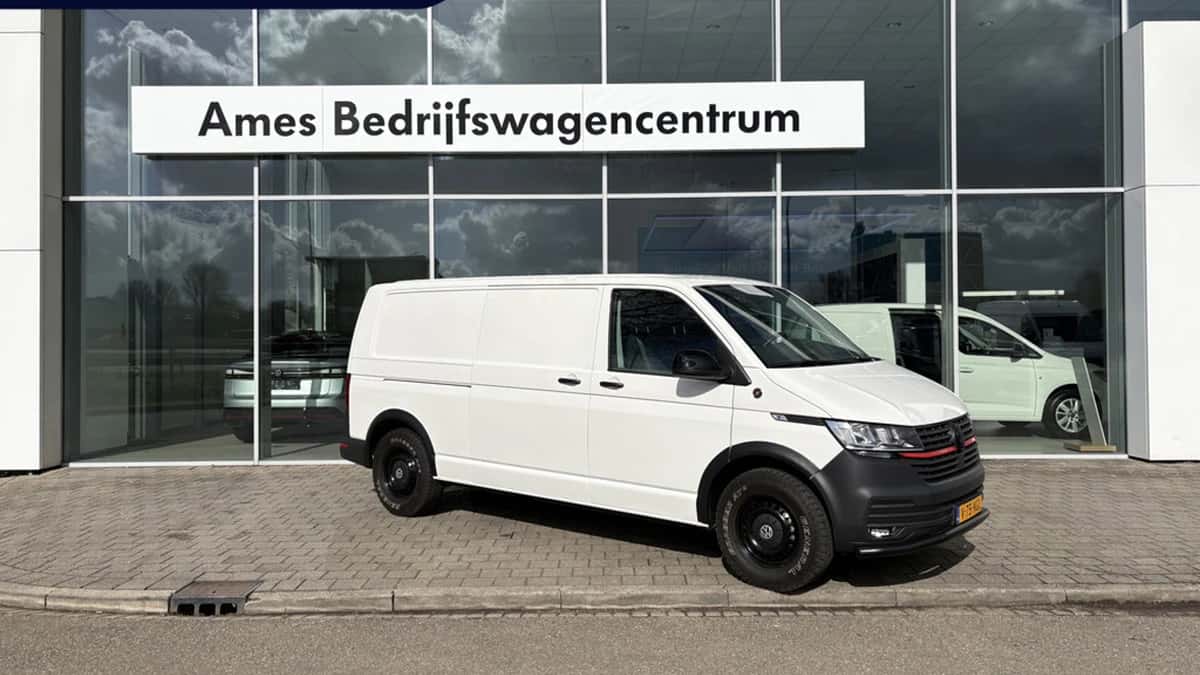 Volkswagen Transporter (2024) — foto 1