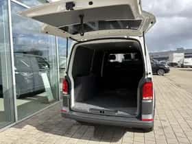 Volkswagen Transporter (2024) thumbnail 12