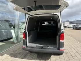 Volkswagen Transporter (2024) thumbnail 13