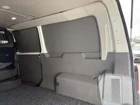 Volkswagen Transporter (2024) thumbnail 15