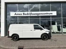 Volkswagen Transporter (2024) thumbnail 3
