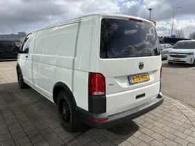 Volkswagen Transporter (2024) thumbnail 10