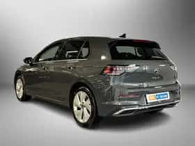 Volkswagen Golf (2025) thumbnail 2