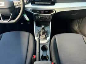 SEAT Arona (2023) thumbnail 17